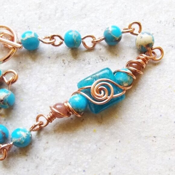 Ocean Blues Beaded Copper Bracelet! Wire Wrapped Rosary Style w. Center Focal - Picture 7 of 9